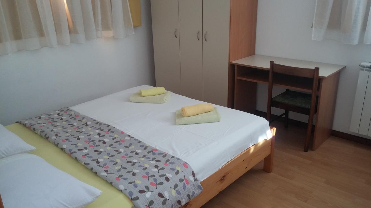 Guest House Perica Zara Esterno foto