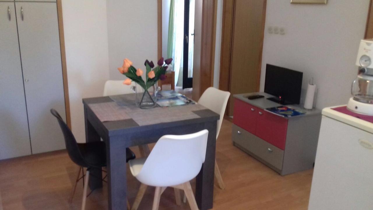Guest House Perica Zara Esterno foto
