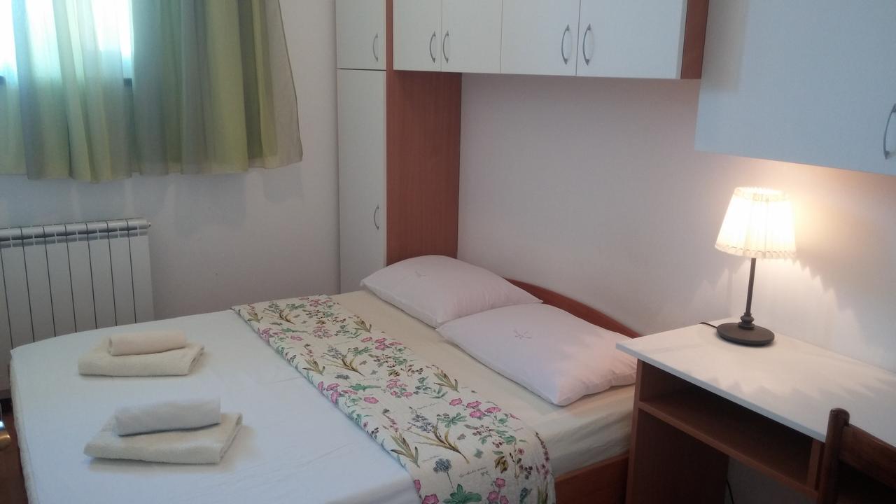 Guest House Perica Zara Esterno foto