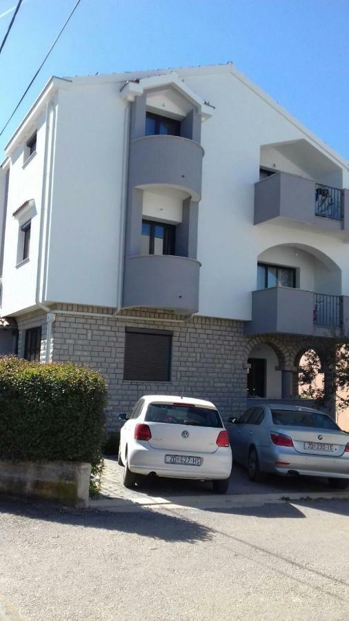 Guest House Perica Zara Esterno foto