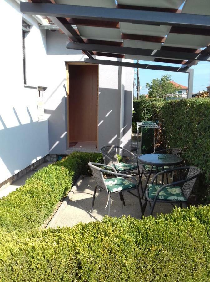 Guest House Perica Zara Esterno foto
